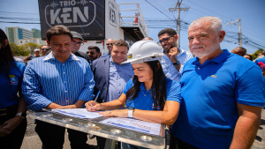 Recapeamento, sinalização e iluminação chegam a ruas de Lauro de Freitas com o Pavimenta Lauro