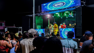 Diversidade musical marca primeira noite da Lavagem de Barra do Pojuca; programação segue neste domingo e segunda