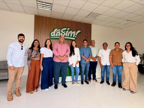 Prefeito e vice visitam nova indústria instalada em Dias d’Ávila